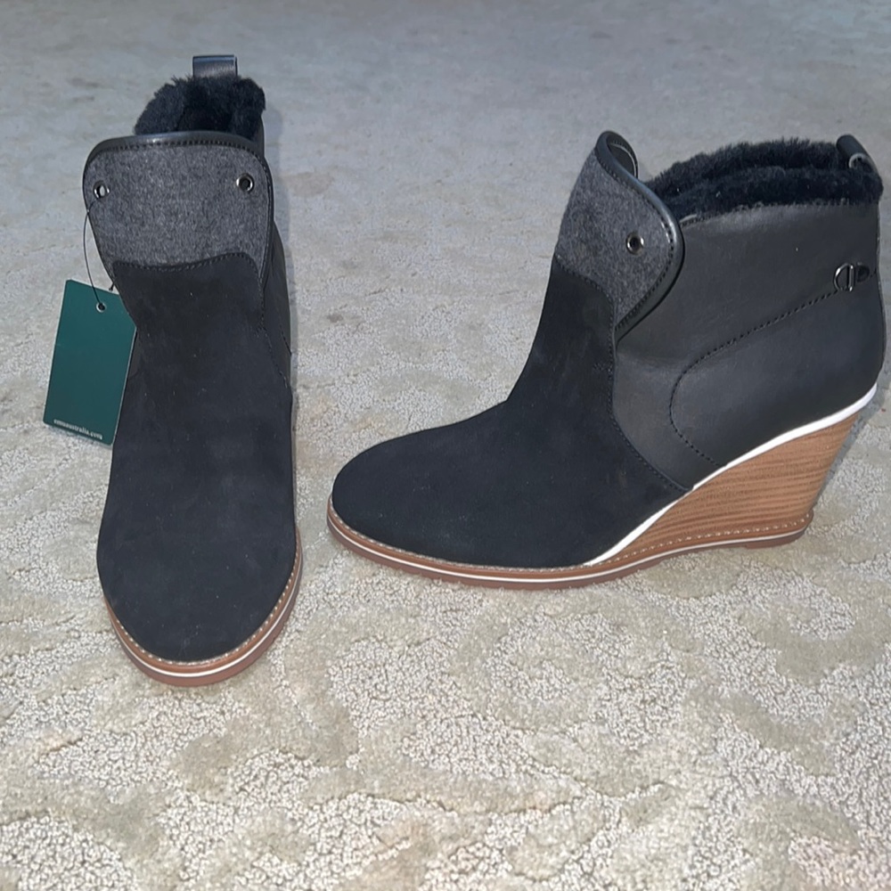 EMU Australia wedge boots new with tag